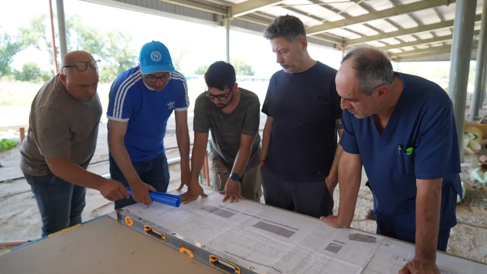 Gacetilla - Gustavo Menéndez supervisó el avance del Hospital de Mariano Acosta 5