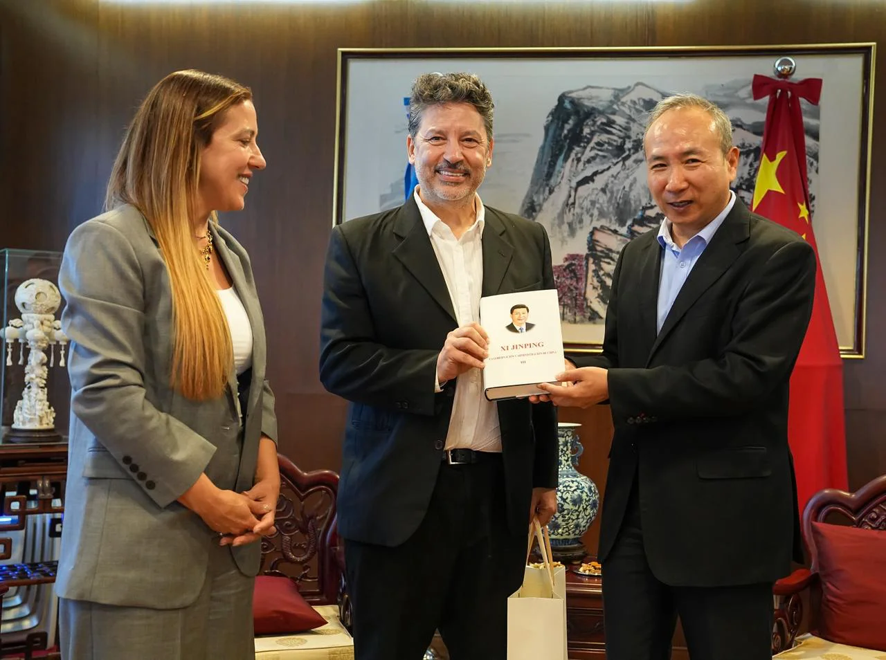 Merlo busca atraer inversiones chinas (4) (1)